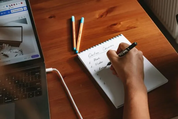 Tipos de cursos de inglês online: Guia para escolher